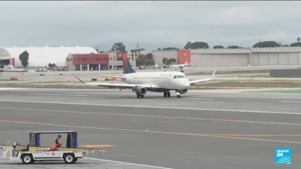 Video thumbnail for Volatile oil markets due to Middle East conflict increase jet fuel prices