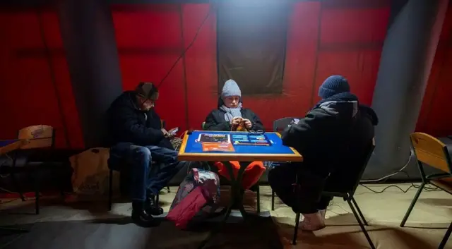 Video thumbnail for Ukraine war: Kyiv endures sub-zero cold as Russian strikes leave hundreds without heating