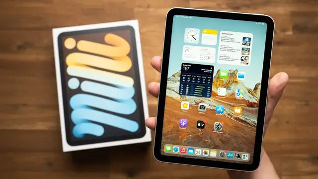 Video thumbnail for Apple iPad Mini 6 Unboxing & Hands On with Jelly Effect :(