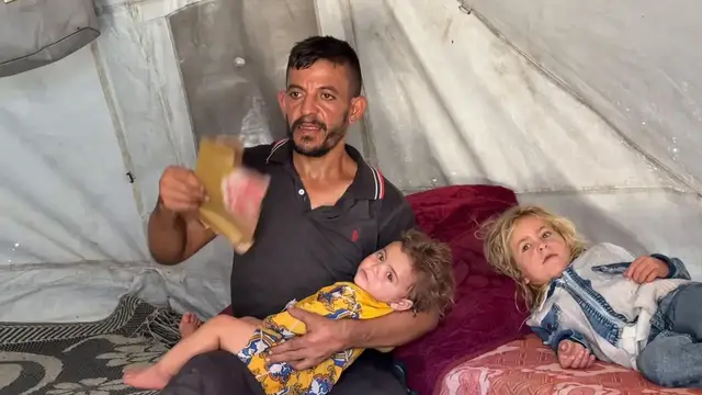 Video thumbnail for Palestinians in Gaza endure sweltering conditions amid lack of modern solutions.