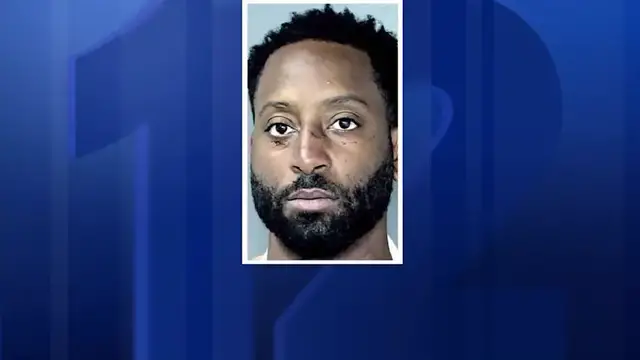 Video thumbnail for Suspected Wingstop food bandit tries to bite police after chase in Rochelle Park