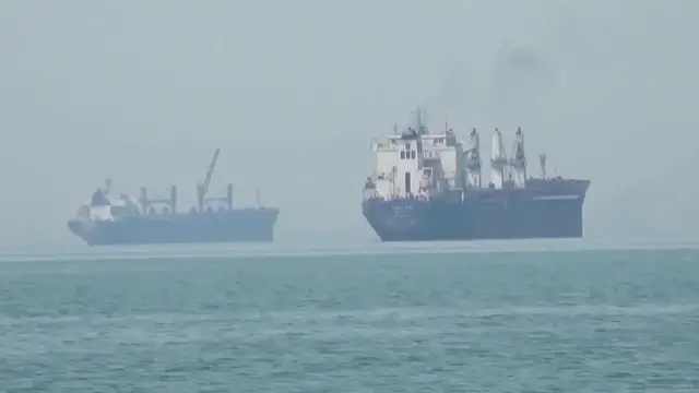 Video thumbnail for Iran: Iran sets conditions for reopening Hormuz Strait: security official.