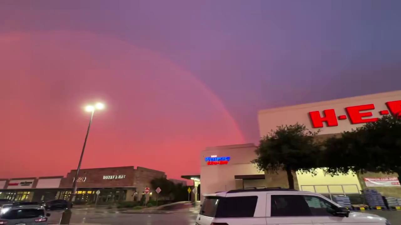 Video thumbnail for US: Rainbow and Fiery Sunset Light Up Skies Over Austin Area After Storm 2.