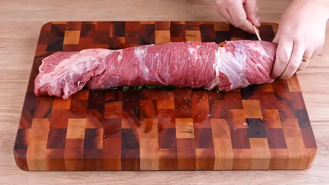 Video thumbnail for How did I not learn this before  A genius trick to cooking meat that everyone should know(720P HD)