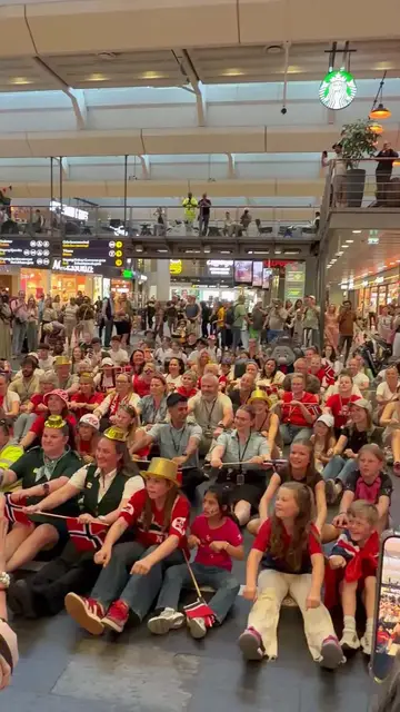 Video thumbnail for Norway Fans Row Together at Oslo Central Station