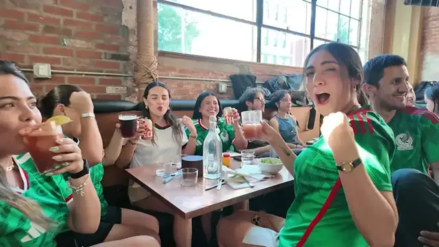 Video thumbnail for South Korean and Mexican fans unite in Brooklyn ahead of World Cup matchup
