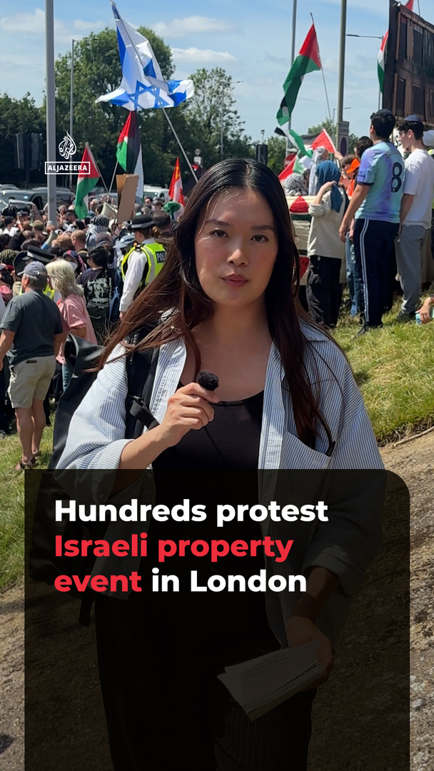 Video thumbnail for Hundreds protest Israeli property event in London