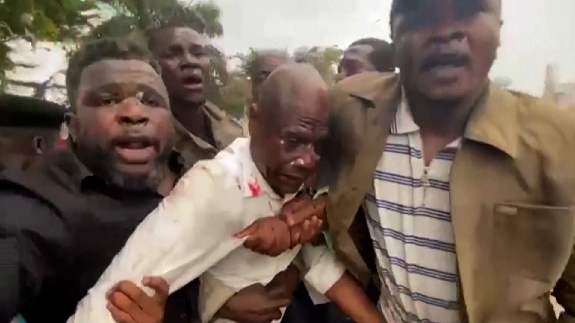 Video thumbnail for Violence erupts at anti-government protest in DR Congo