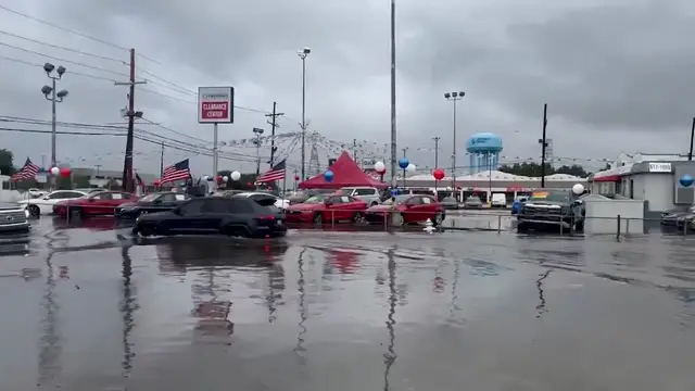 Video thumbnail for Threat not over as remnants of Tropical Storm Arthur flood homes along Gulf Coast