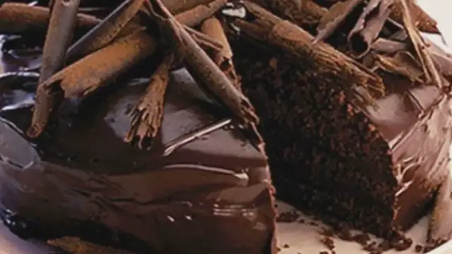 Video thumbnail for Ultimate Guide to Indulgent Chocolate Ganache Cake