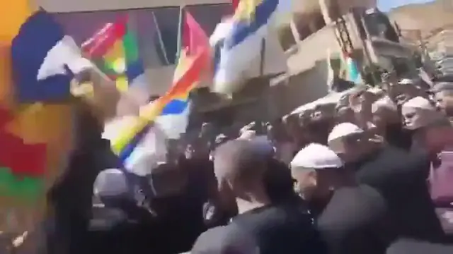Video thumbnail for Syria: Scenes from the Druze demonstration in Jaramana, outskirts of Damascus.
