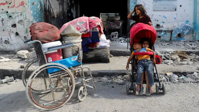 'Video thumbnail for Mass displacement in Gaza as Israeli ground invasion intensifies'