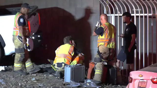 Video thumbnail for US, Phoenix: Phoenix 3 In Critical Condition After Pickup Crashes Into Tree.