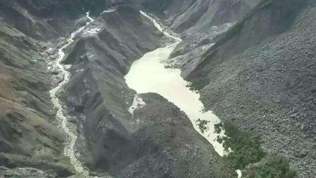 Video thumbnail for Nepal floods: Rising rivers and barrier lake hamper rescue efforts