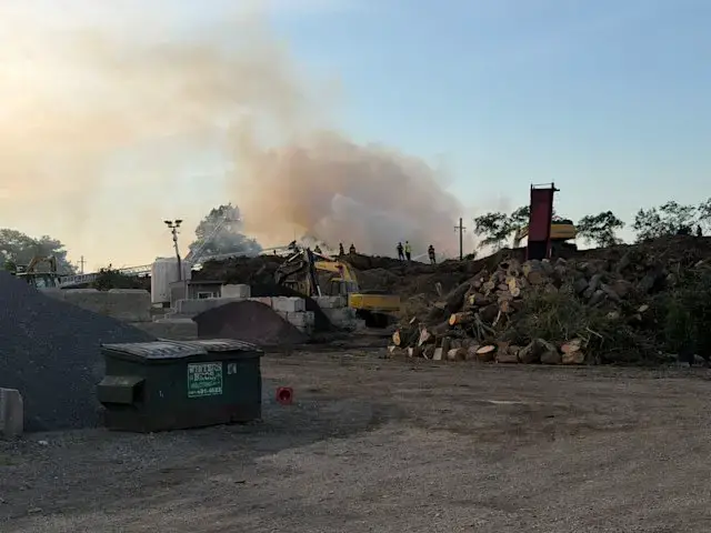 Video thumbnail for Delays, cancellations on LIRR Ronkonkoma branch due to large mulch fire in Brentwood