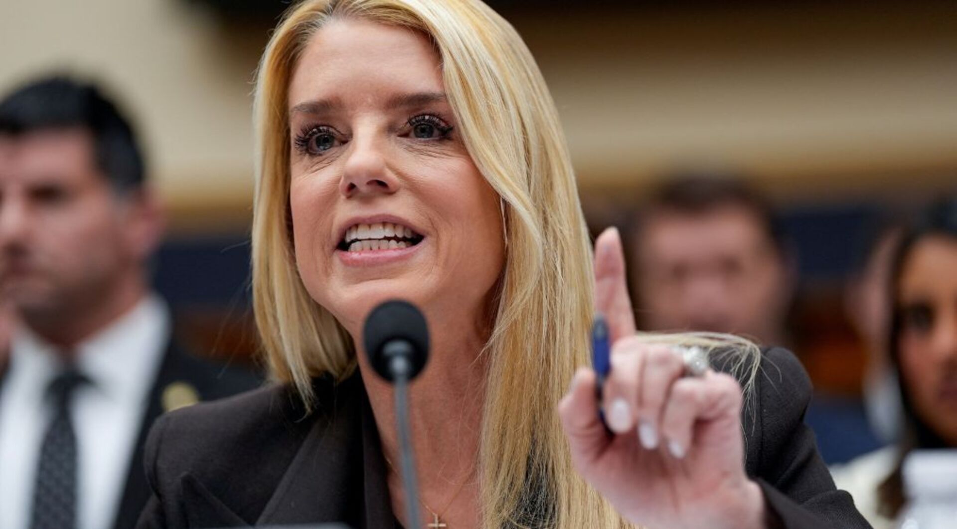 Video thumbnail for US lawmakers grill Pam Bondi over handling of Epstein files