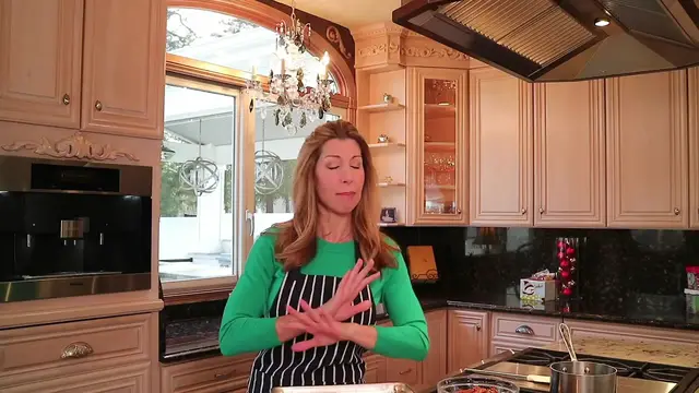'Video thumbnail for Pecan Candy - QUICK AND EASY (720p 30fps)'
