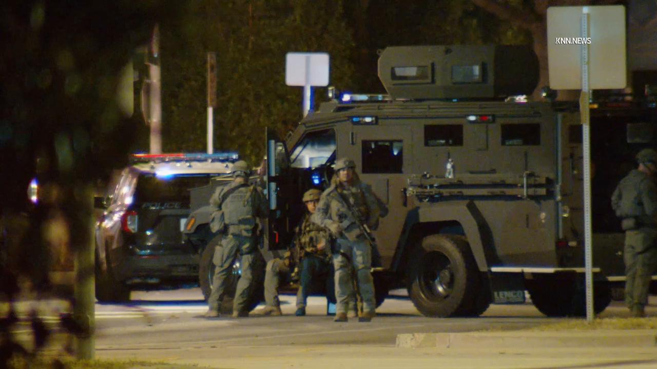 Video thumbnail for US, Los Angeles: Beverly Hills Hostage Situation With Armed Assault on LASD Deputy Suspect Ongoing Part 1.