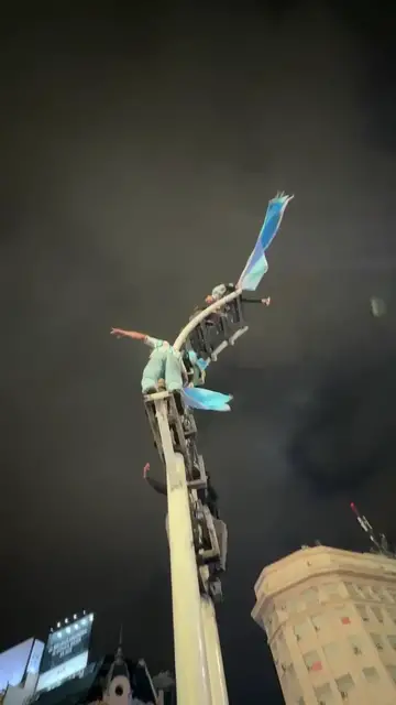 Video thumbnail for Argentine Fans Celebrate World Cup Run at Buenos Aires Obelisk