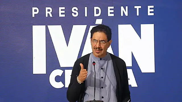 Video thumbnail for Colombia: Colombian presidential candidate Cepeda presents medical report to counter health claims (2).