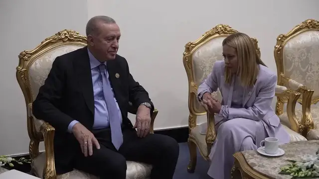 Video thumbnail for Türkiye: Hot mic catches Meloni telling G7 leaders she quit smoking months after Erdogan’s urging.
