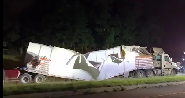 Video thumbnail for Hutchinson River Parkway reopens in Scarsdale after tractor-trailer strikes overpass overnight