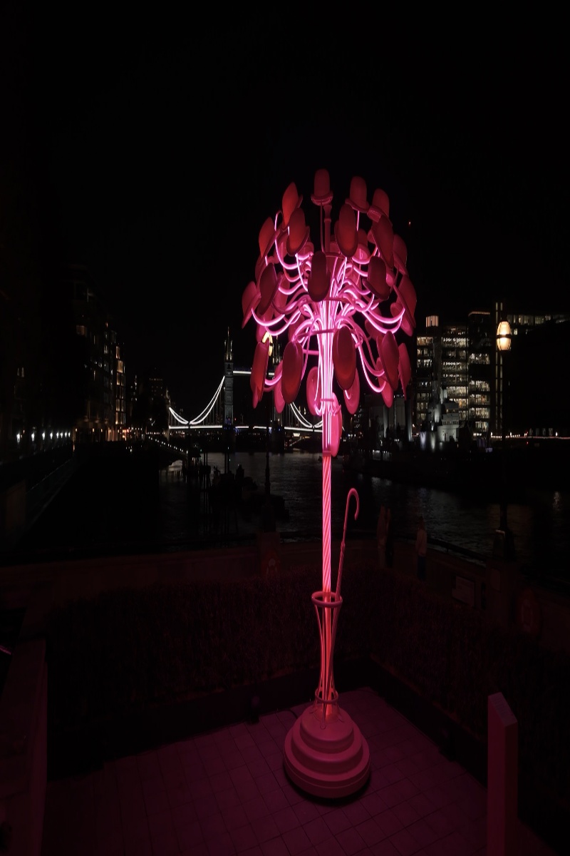 Video thumbnail for Beazley Group builds tallest hat stand record