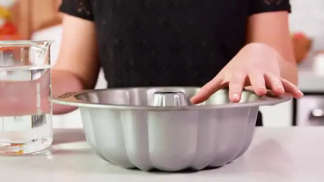 Video thumbnail for Most Amazing Chocolate Bundt Cake(720P HD)