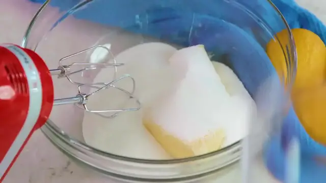 Video thumbnail for How to Make Luscious Lemon Cake(720P HD)