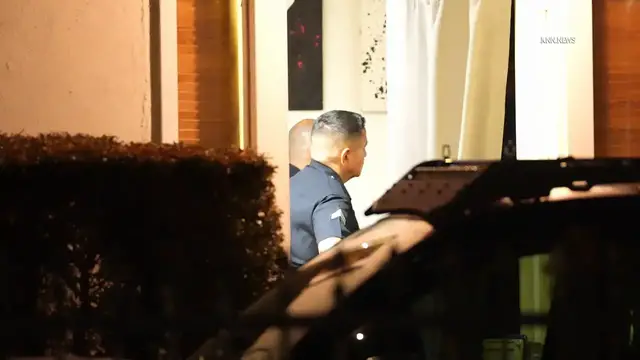Video thumbnail for US, Los Angeles: North Hollywood Burglary Suspects Flee Scene Leading To Multiple Police Pursuits Part 3.