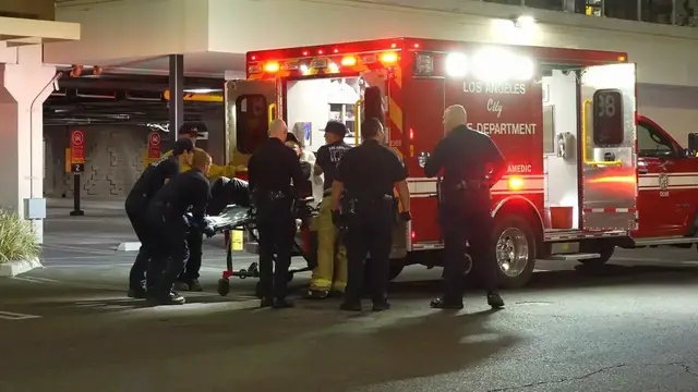 Video thumbnail for US, Los Angeles: Sherman Oaks Pavilions Employee Stabbed Parking Lot.