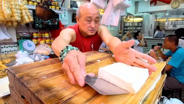 'Video thumbnail for Hong Kong Street Food - LEGENDARY Dai Pai Dong in Sham Shui Po!!! BEST Street Food in Hong Kong!'
