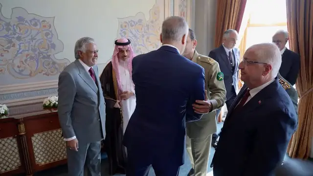 Video thumbnail for Türkiye: 1st committee meeting under Mecca Joint Defense Agreement begins in Istanbul.