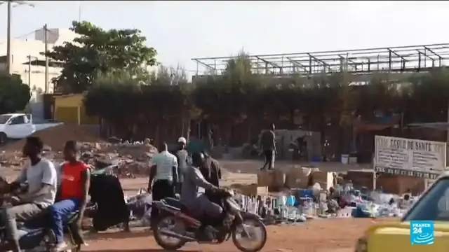 'Video thumbnail for France urges citizens to leave Mali temporarily due to jihadist blockade'