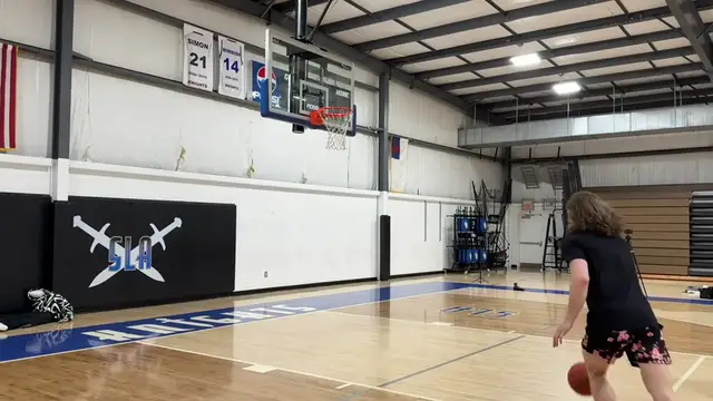 'Video thumbnail for travis reynolds: crazy behind the back dunks by 6ft pro dunker'