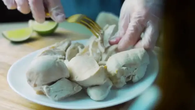 Video thumbnail for Caldo de pollo recipe