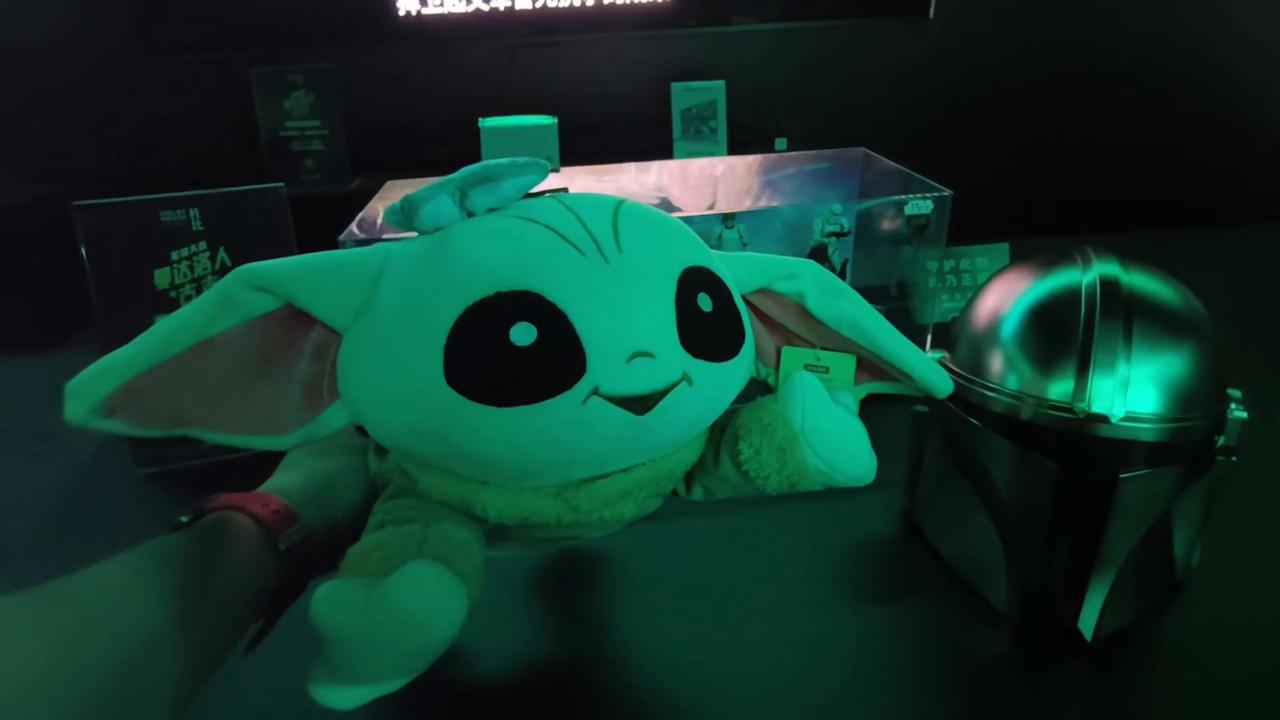 Video thumbnail for China: Movie Star Wars: The Mandalorian&Grogu.