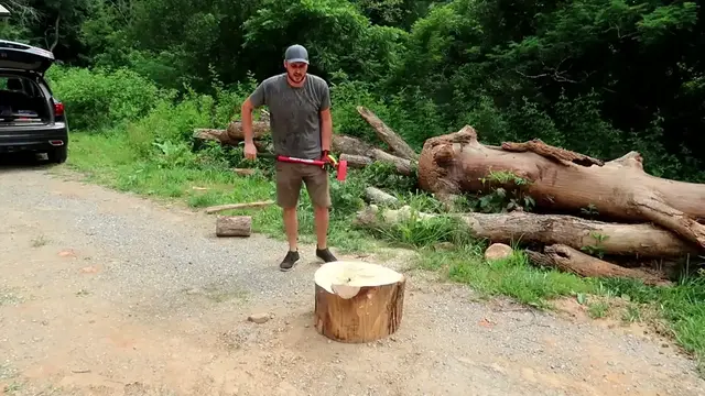 'Video thumbnail for Splitting Big Round with 12 Lb Splitting Maul for the First Time'