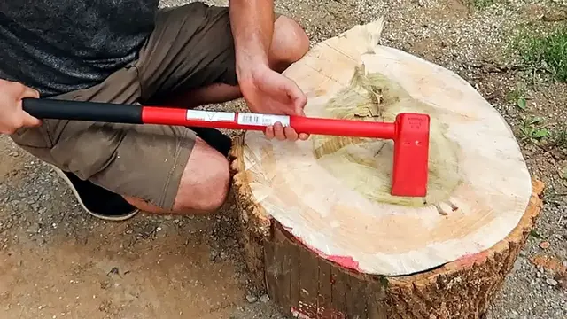 'Video thumbnail for Splitting Big Round with 12 Lb Splitting Maul for the First Time'