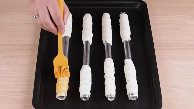 Video thumbnail for Put the puff pastry on aluminum foil and you ll be surprised by the result(720P HD)