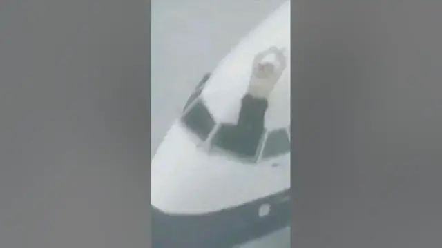 Video thumbnail for Pilot sucked out of cockpit window British Airways Flight 5390