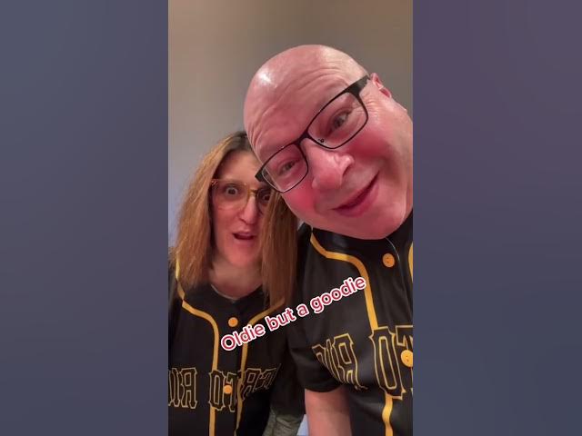 Video thumbnail for Clemente Matching Dance! 👯‍♂️