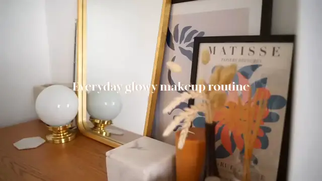 Video thumbnail for MY 10 MINUTE, GLOWY EVERYDAY MAKEUP ROUTINE TUTORIAL