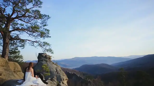 Video thumbnail for "Eddie Murphy and Paige Butcher Tie the Knot in Intimate Caribbean Ceremony"