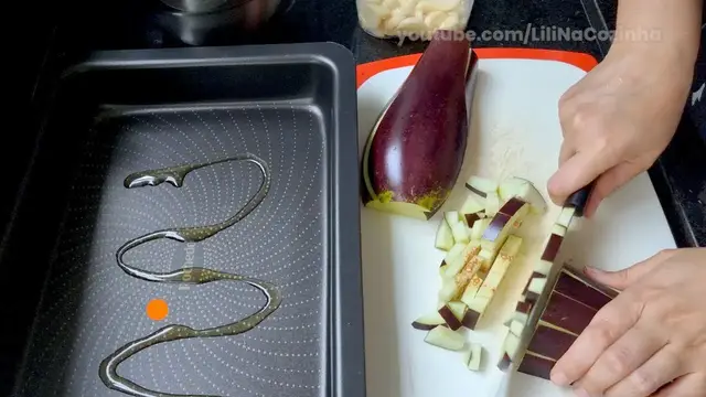 'Video thumbnail for BERINJELA NO FORNO SIMPLES 🍆😋 receita fácil e saudável'