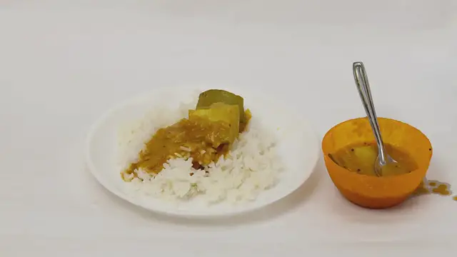 Video thumbnail for Pad Thai with Shrimp and Peanuts Recipe