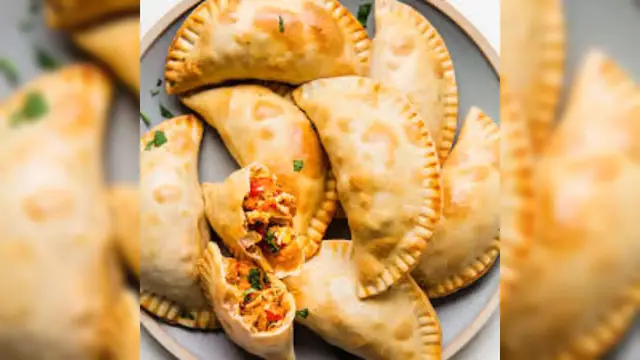 Video thumbnail for Mini Chicken Empanadas Recipe