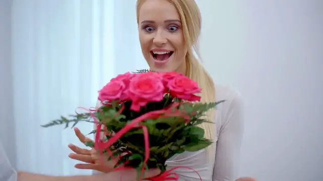 Video thumbnail for Friendship Bouquet Card: A Perfect Expression of Thoughtful Connection