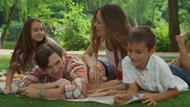 Video thumbnail for Walker Hayes' Family: A Portrait of Love and Resilience