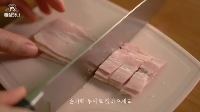 Video thumbnail for 크림떡볶이   NO생크림   맛보장 까르보나라떡볶이   간단요리   Cream Tteokbokki   Korean rice cake(720P HD)